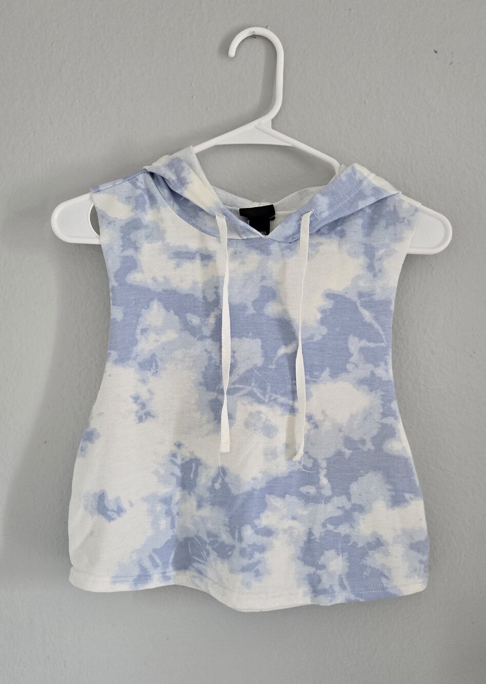 Sleeveless Tie-Dye Hooded Tank Top - Blue and White